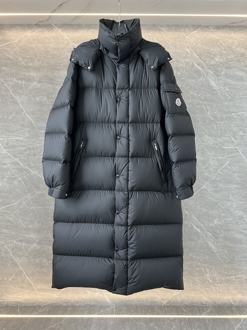 G*u*i down coat